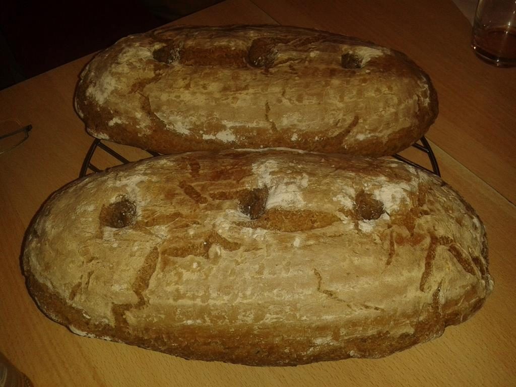 Selbstgebackenes Bauernbrot aus Sauerteig