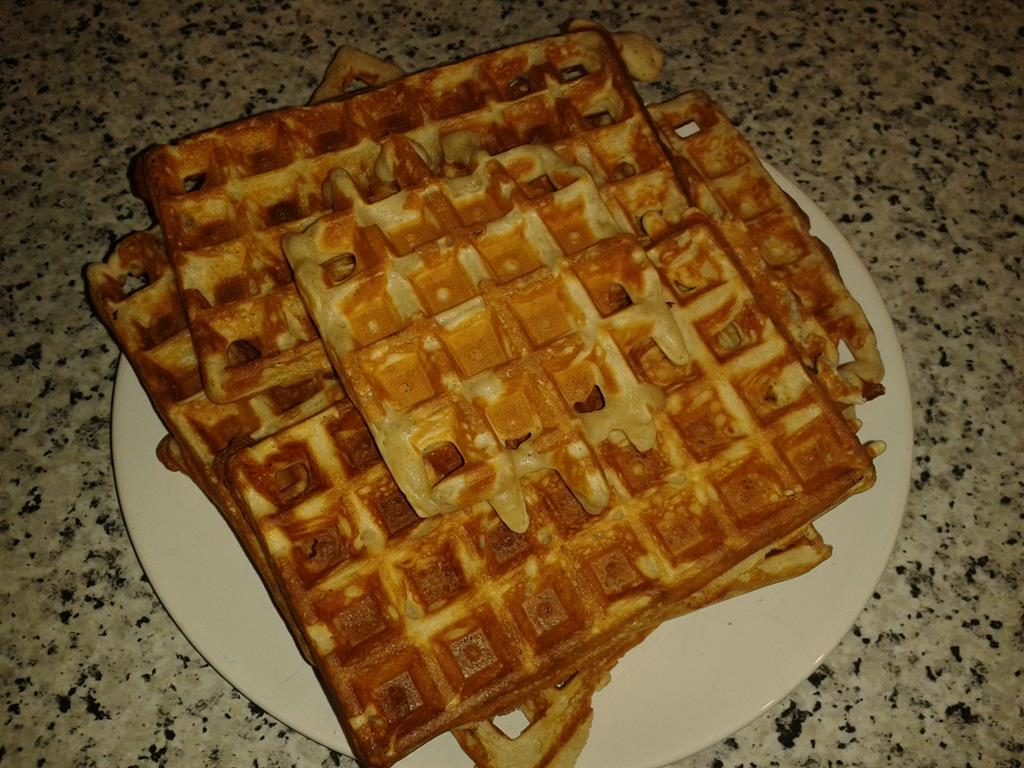 Ein Riesenhaufen selbstgebackene Frühstückswaffeln